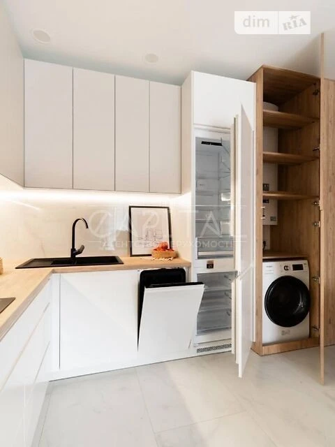 Sale of 1-room apartment 41 sq. m. on Mykhaylo Maksimovicha st. 28 •