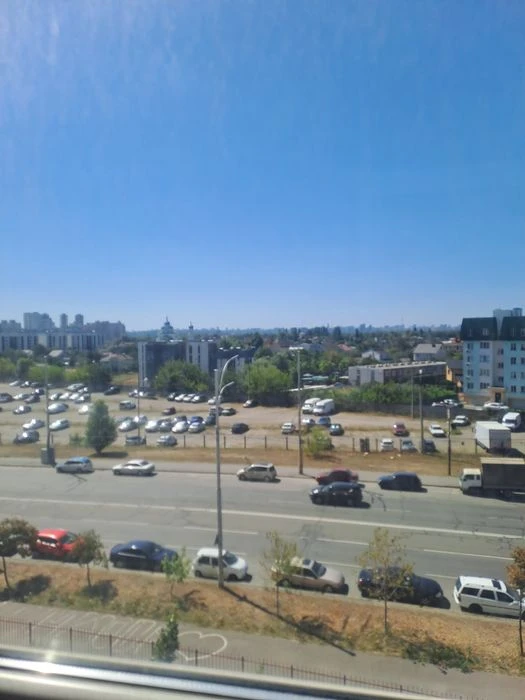 Продажа 1ком.кв.37кв м.Деснянский р-н.ул.Драйзера 40