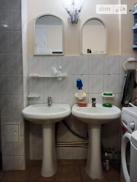 Room for sale 17.2 sq. m. on Azerbaycanska Street 8B • ID 28