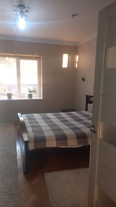 Продається будинок по вул. Карпатської України