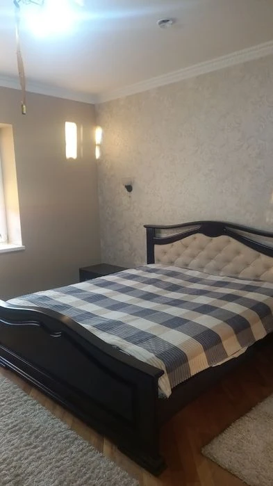 Продається будинок по вул. Карпатської України