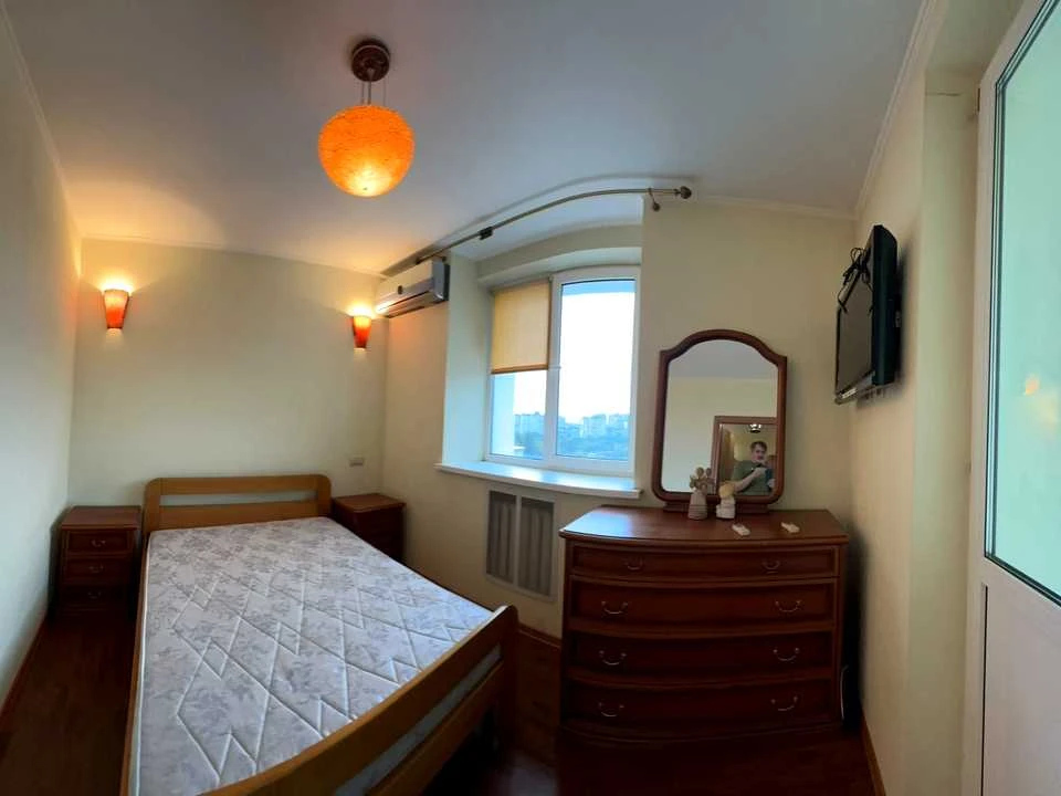 Apartment. Kyiv, Avtozavodskaya St.