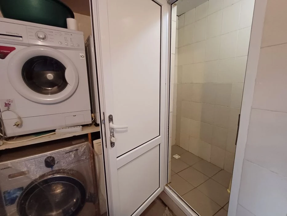 A room for sale in the Center commune