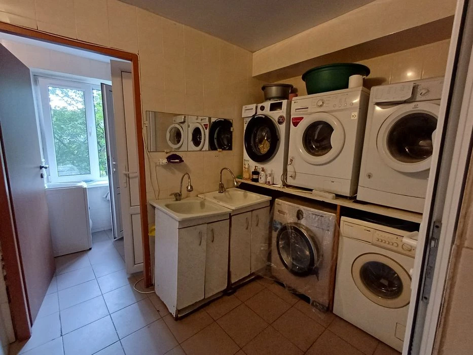 A room for sale in the Center commune