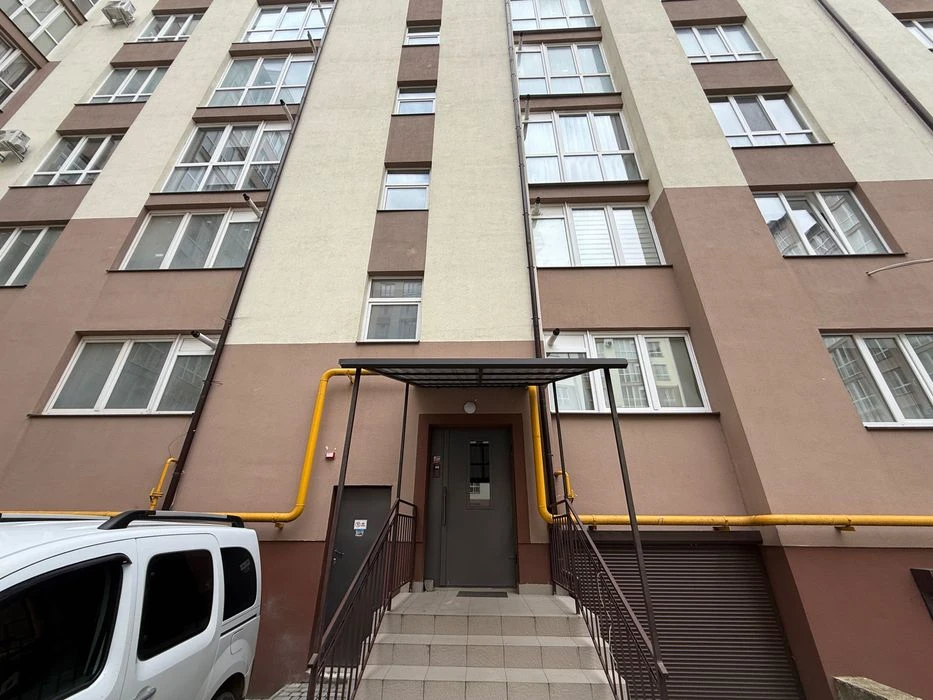 3-room apartment near Shevchenko Park, the house is completed