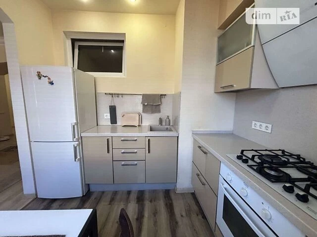 Sale of 3-room apartment 77 sq. m on Yevhena Chykalenko St., 2-4 cor.
