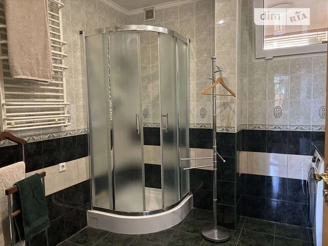 Sale of 3-room apartment 77 sq. m on Yevhena Chykalenko St., 2-4 cor.