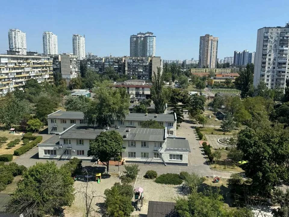 Apartment. Kyiv, Dniprovska Naberezhna St.