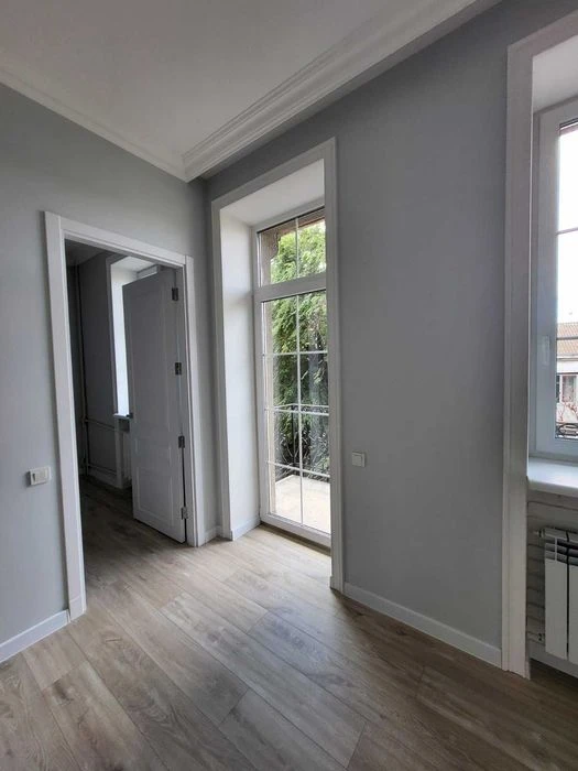 Designer 3-room apartment 100 m2 in the very center of the city MV