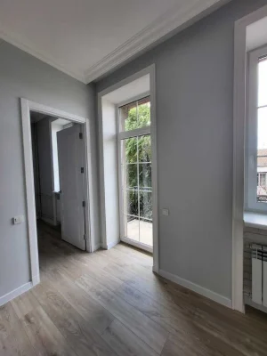 Designer 3-room apartment 100 m2 in the very center of the city MV