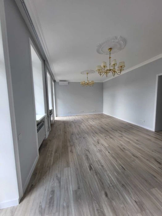 Designer 3-room apartment 100 m2 in the very center of the city MV
