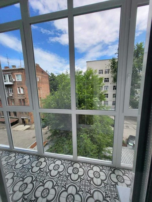Designer 3-room apartment 100 m2 in the very center of the city MV