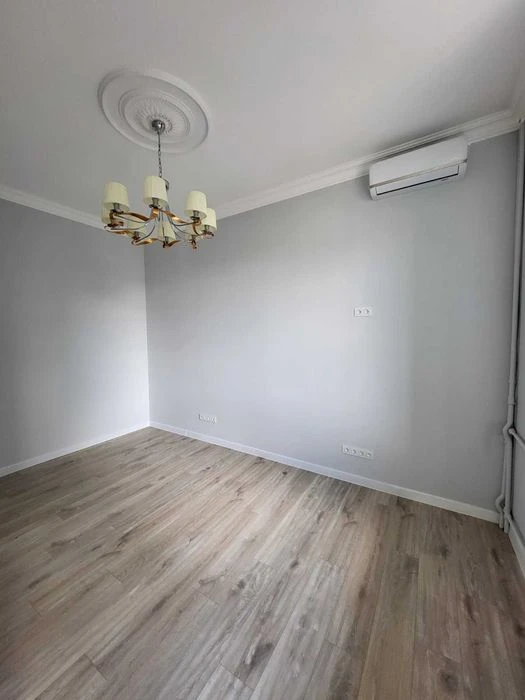 Designer 3-room apartment 100 m2 in the very center of the city MV