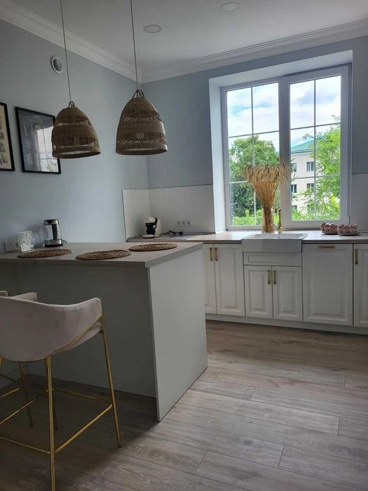 Designer 3-room apartment 100 m2 in the very center of the city MV