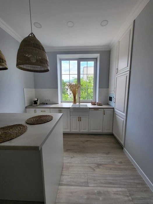 Designer 3-room apartment 100 m2 in the very center of the city MV