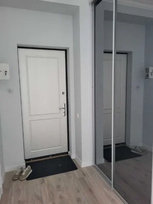 Designer 3-room apartment 100 m2 in the very center of the city MV