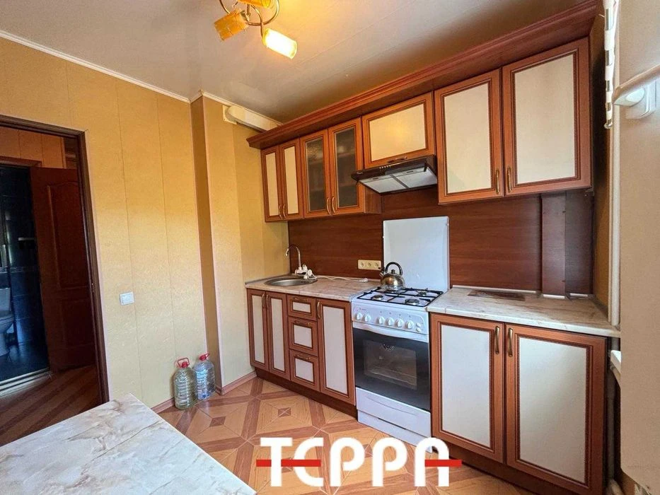 Продаж 1-кімнатної квартири в гарному стані з меблями