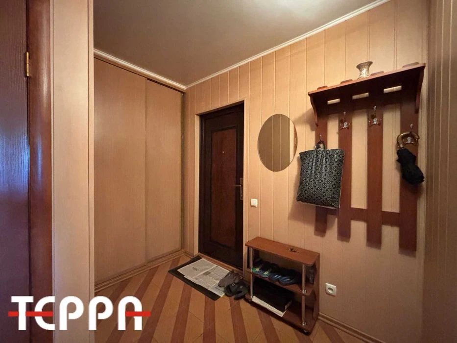Продаж 1-кімнатної квартири в гарному стані з меблями